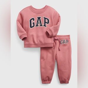 NWT Baby Gap pink sweat set, size 0-3 months